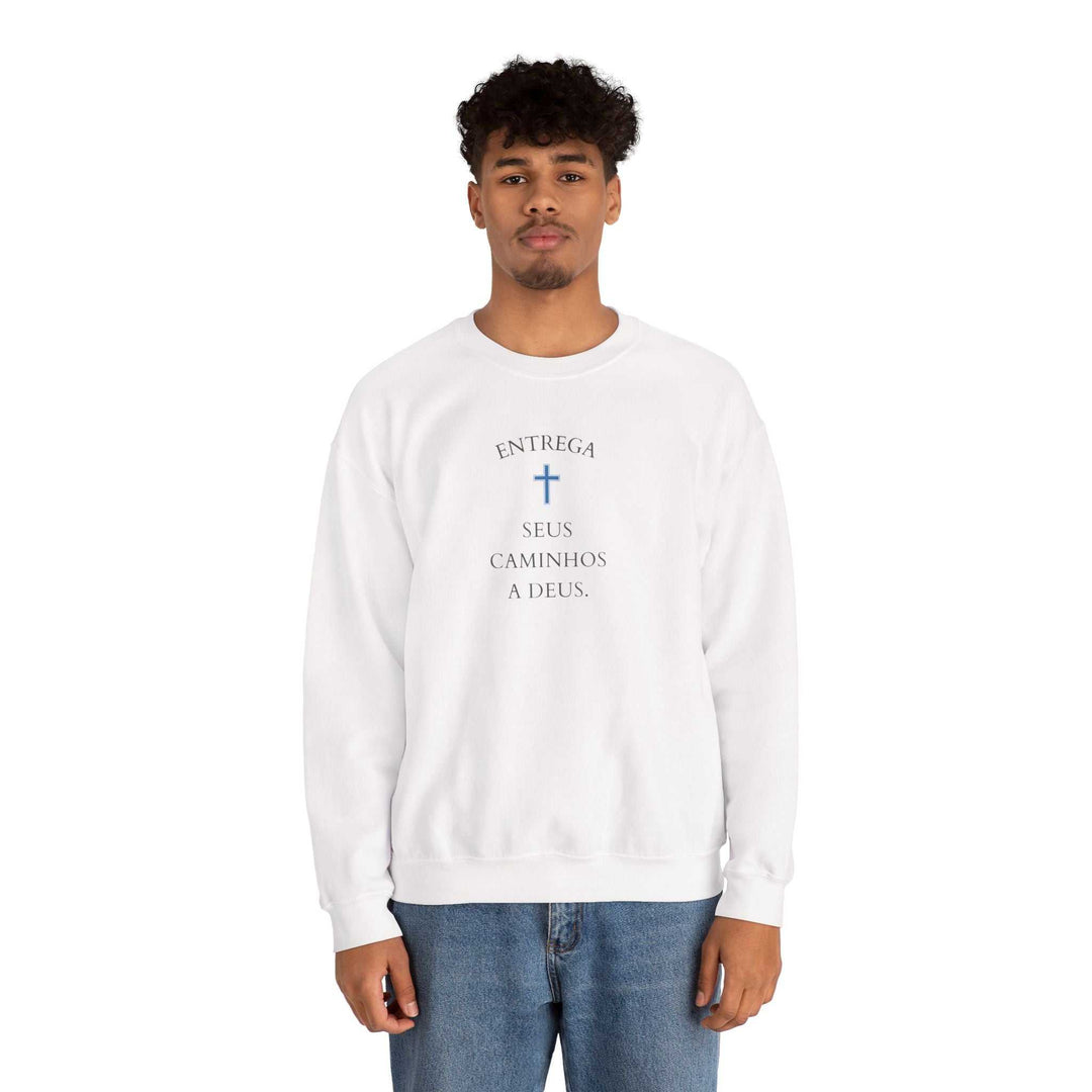 White Confía en Dios sweatshirt with Portuguese religious text and cross